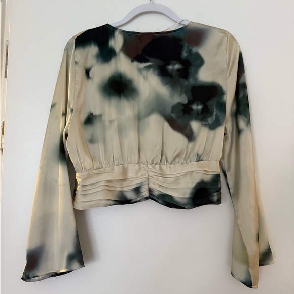 Zara Cropped Blouse - Picture 2 of 4